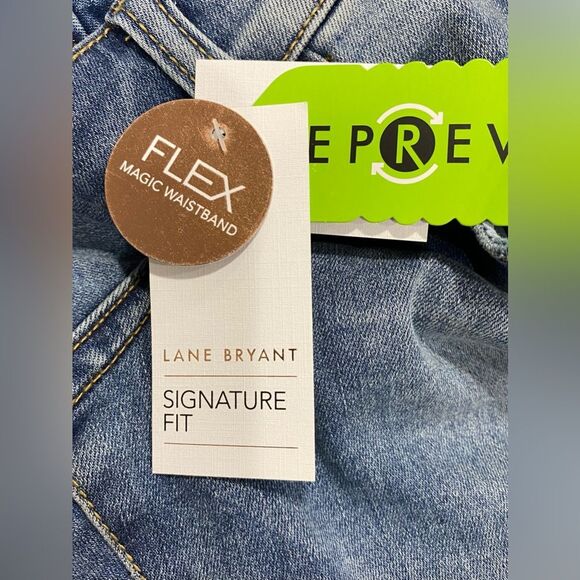 Lane Bryant Signature Fit Mid-Rise Bermuda Denim Shorts Size 16 (34x12) NWT - Picture 7 of 13